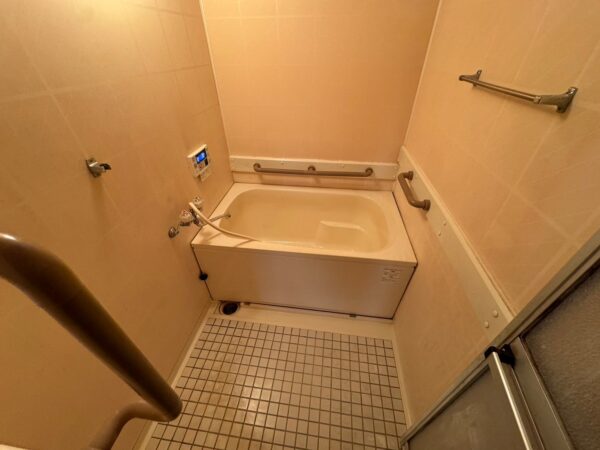 山本様邸　浴室before